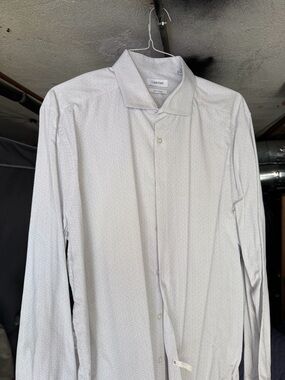 Calvin Klein Men's Light Gray Dot-Pattern Dress Shirt